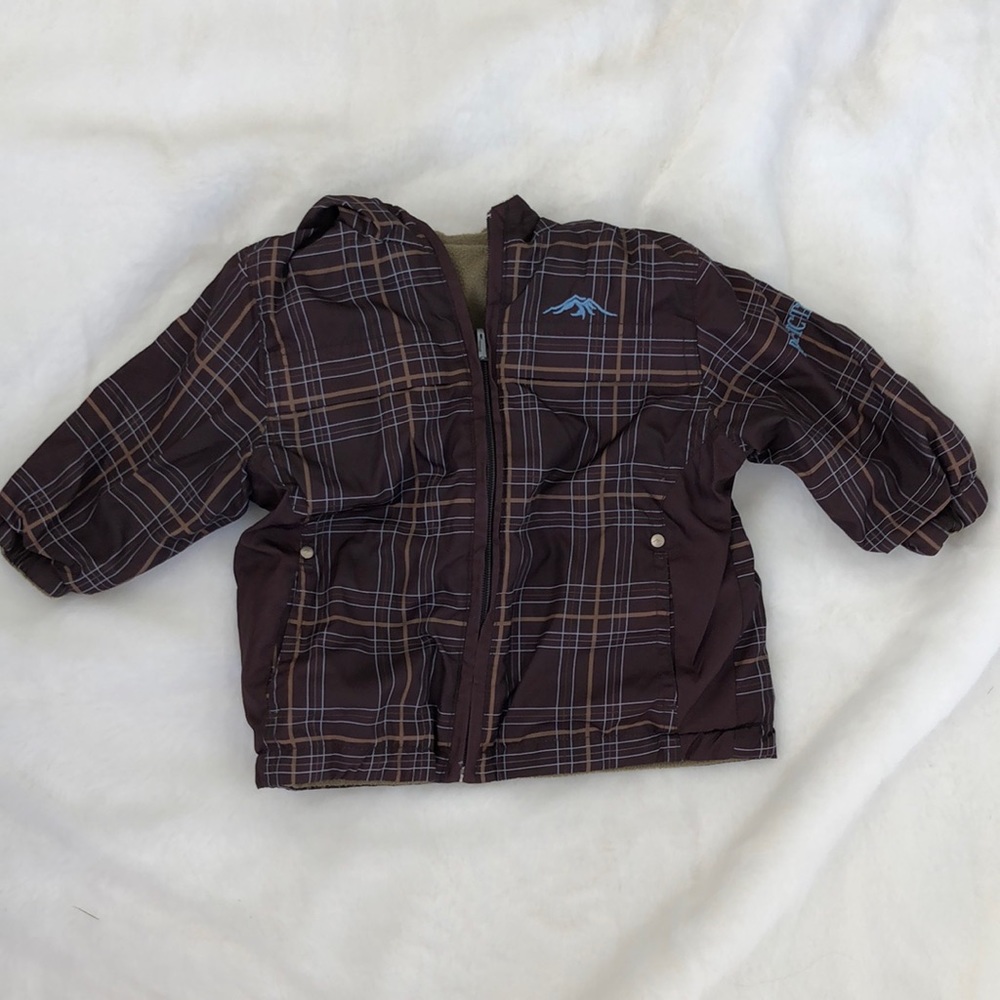 Pacific Trails boys reversible raincoat size 12-18m